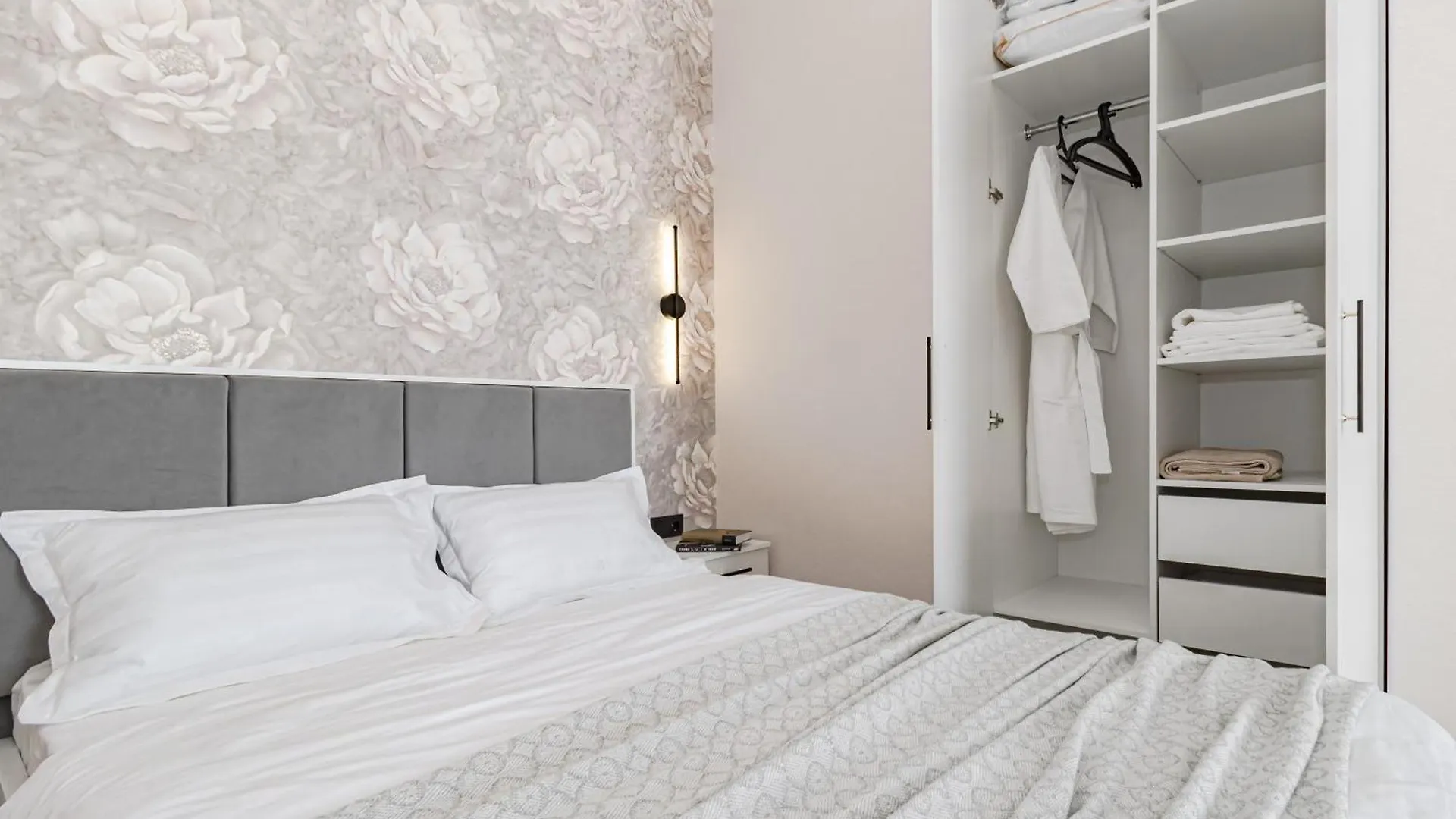 Apartment Новая Светлая 1Комн Квартира Жк Zaman Рн Триумфальной Арки Мангилик Ел Nur-Sultan  Kazakhstan